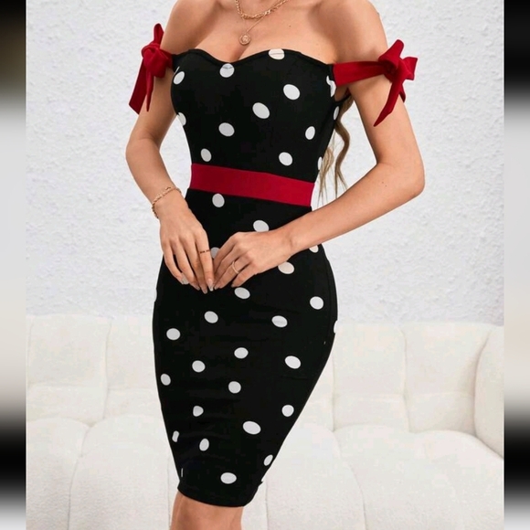 Polka Dot Print Off Shoulder Knot Detail Bodycon Dress - Picture 4 of 5